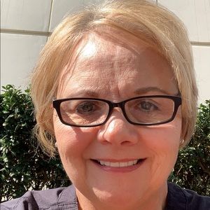 Meet your Posher, Deborah